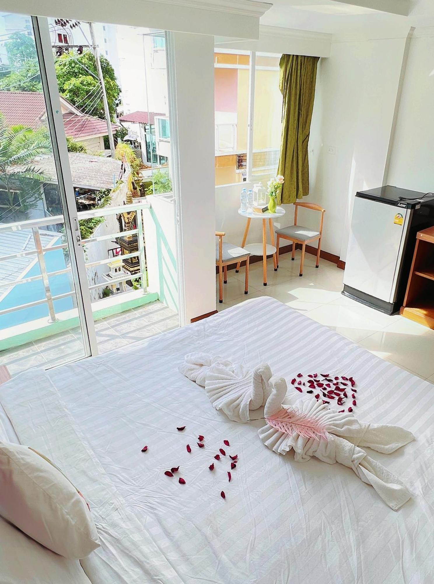 Patong Lanting酒店 外观 照片